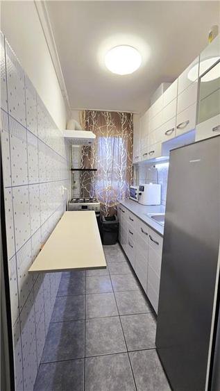 Apartament cu 2 camere semidecomandat în Botizului