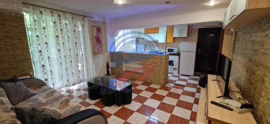 Apartament cu 2 camere semidecomandat, mobilat în Ultracentral