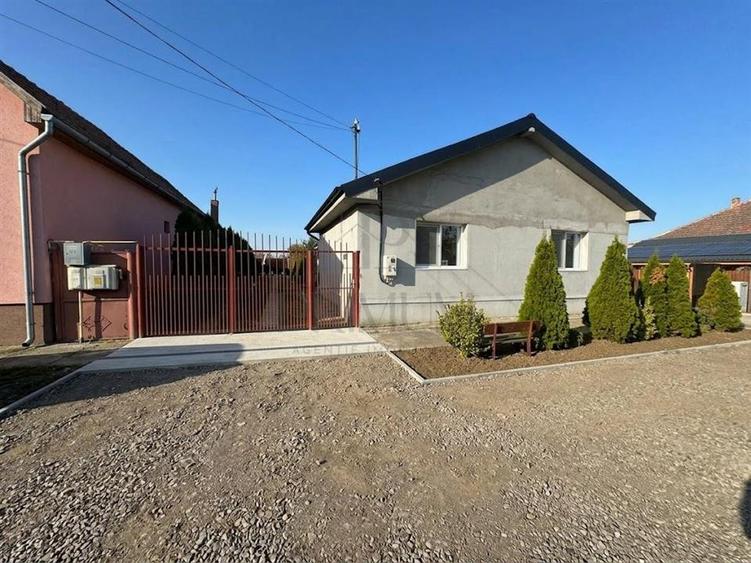 Casă individuală cu 5 camere cu Teren 1500 Mp în Urseni