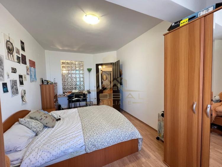 Apartament cu 2 camere semidecomandat, mobilat în Bună Ziua