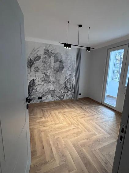 Apartament cu 3 camere decomandat în Precista