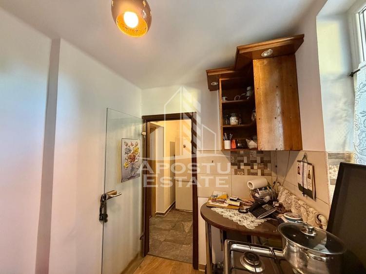 Apartament cu 2 camere semidecomandat, mobilat în Brâncoveanu