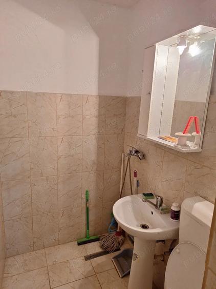 Apartament cu 4 camere decomandat, mobilat în Central