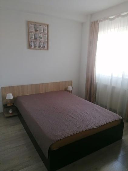 Ofer spre închiriere apartament 2 camere bloc nou - 5
