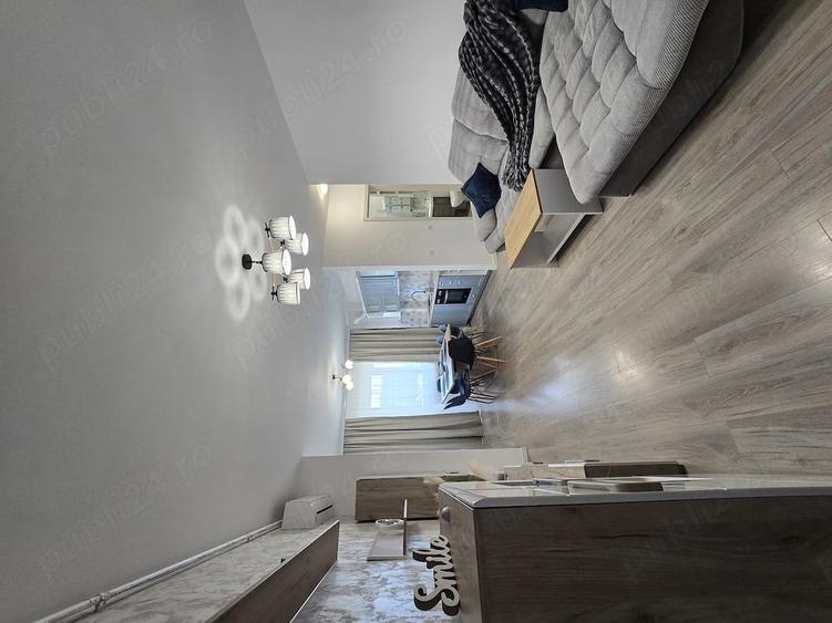 Apartament cu 3 camere decomandat în Exterior Vest