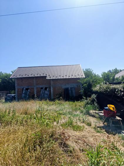Casă individuală cu 4 camere cu Teren 500 Mp în Breazu