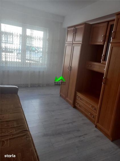 Apartament cu 3 camere decomandat în Turnișor