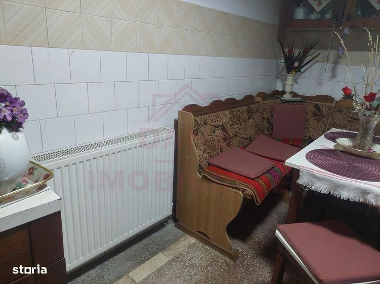 Casă cu 4 camere în Zăvoi