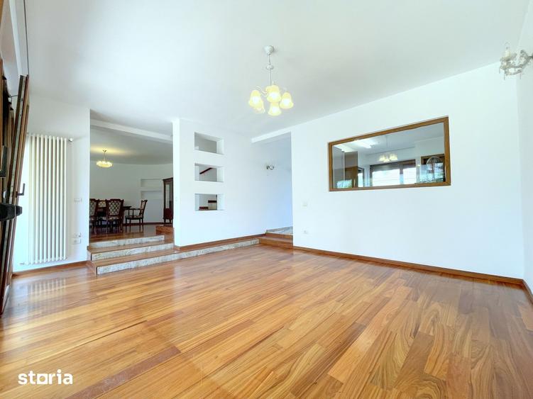 Casă cu 5 camere cu Teren 325 Mp în Torontalului