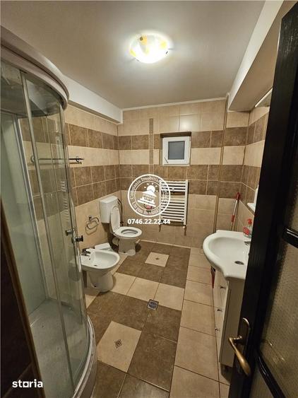 Casă cu 6 camere cu Teren 900 Mp în Aroneanu
