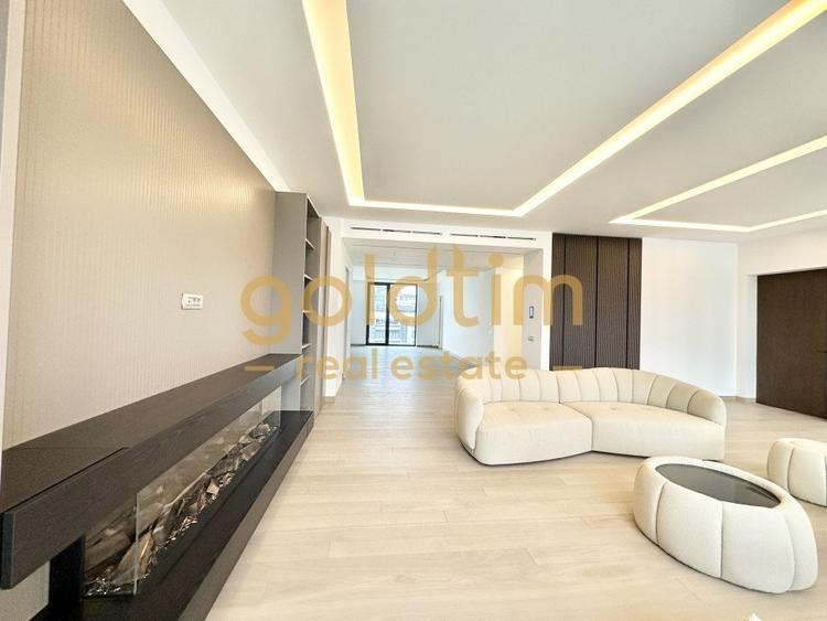 Apartament cu 5 camere decomandat, mobilat în Arcul de Triumf