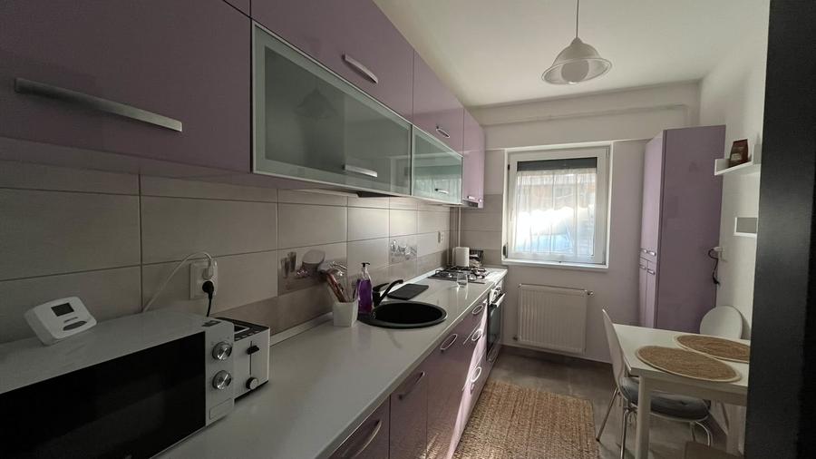 Apartament cu 2 camere decomandat în Galata