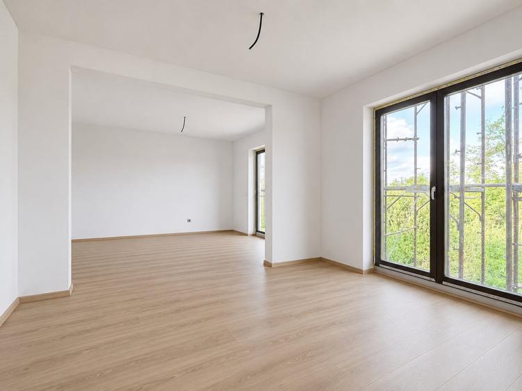 Duplex cu 5 camere cu Canalizare în Chișoda