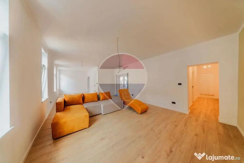 Casă cu 5 camere cu Teren 403 Mp în Central