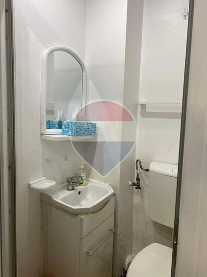 Apartament cu 2 camere semidecomandat în Berceni