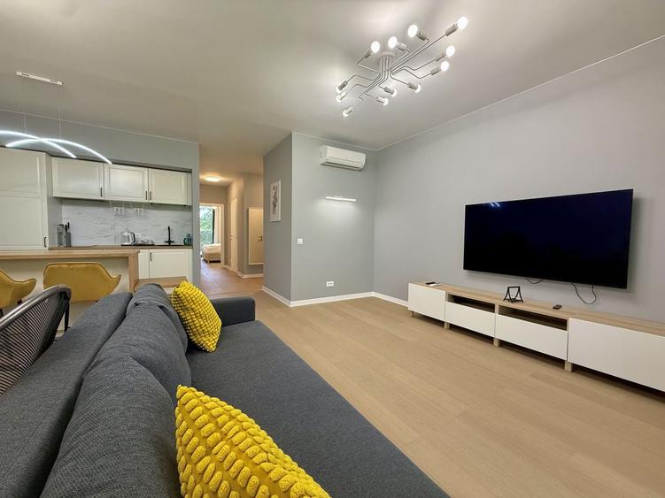 Apartament cu 3 camere decomandat, mobilat în Băneasa