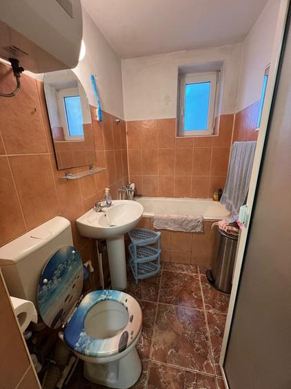 Apartament cu 3 camere decomandat în Brazda lui Novac