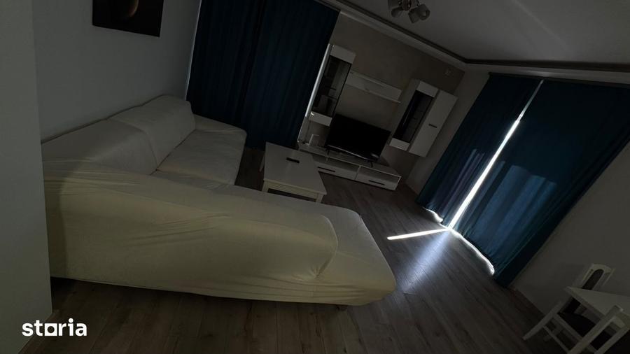 Apartament cu 3 camere în Cetate