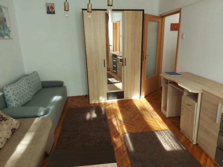 Garsoniera de Inchiriat in Zona Sala Palatului cu centrala de Imobil - 1