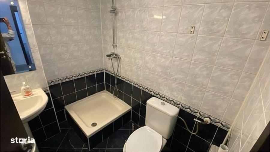 Apartament cu 4 camere decomandat în Universitate