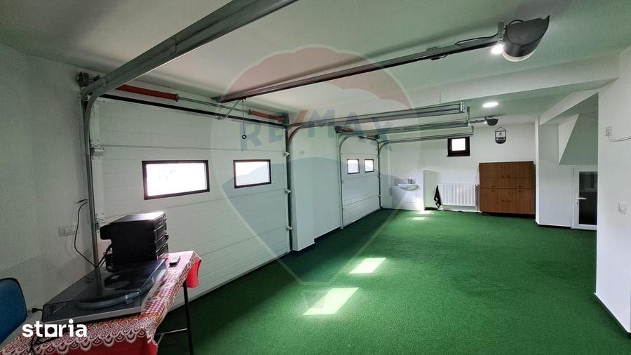 Casă cu 9 camere cu Teren 520 Mp în Cetate