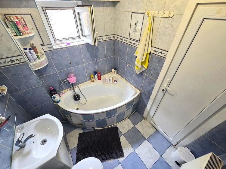 Apartament cu 3 camere în Micro 15