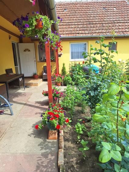 Casă cu Teren 720 Mp în Bobda