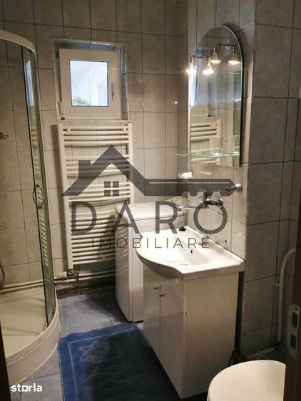Apartament cu 3 camere decomandat în Cornișa