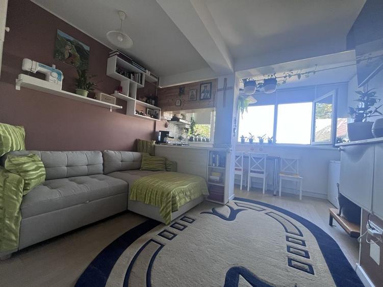 Apartament cu 2 camere decomandat în Central