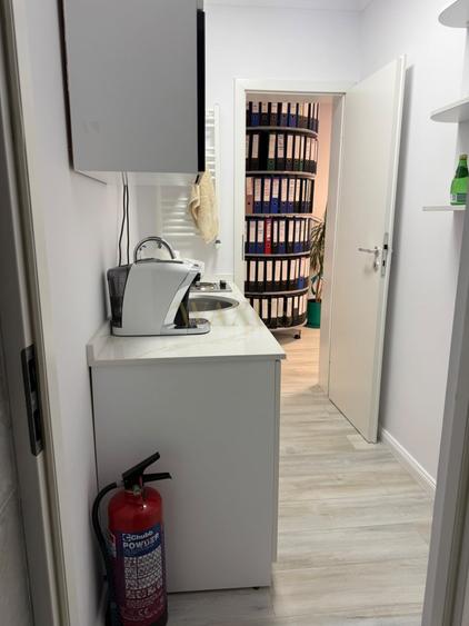 Spațiu comercial, de 135.82000732422 mp, în Central
