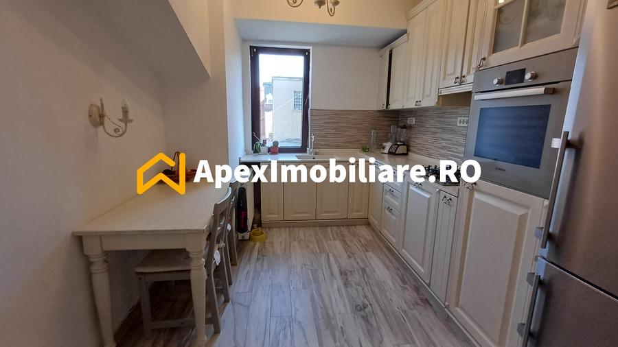 Apartament cu 3 camere semidecomandat, mobilat în Națiunile Unite