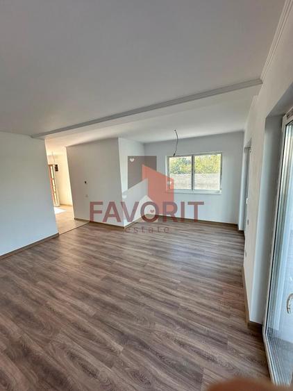 Duplex cu 4 camere cu Canalizare în Săcălaz