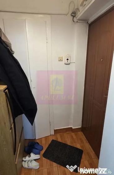 Apartament cu 3 camere decomandat în Piața Centrală