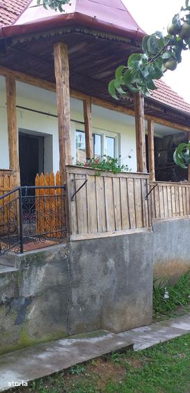 Casă cu 2 camere cu Teren 1200 Mp în Căpușu Mare