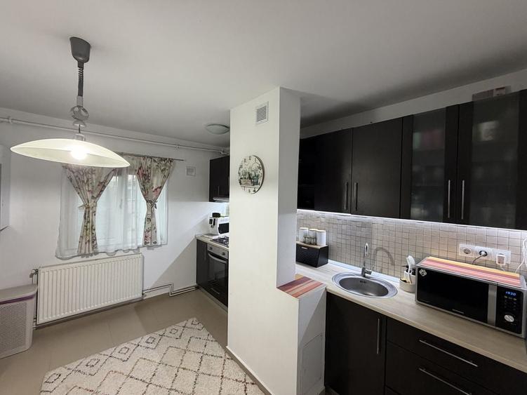 Apartament cu 3 camere decomandat în Soarelui