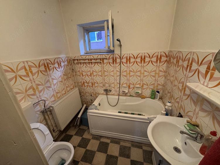 Casă cu 3 camere cu Teren 880 Mp în Central