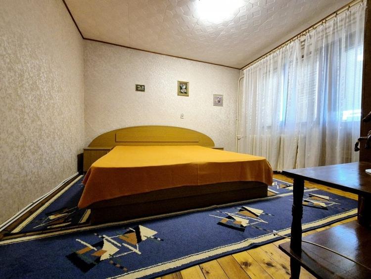 Apartament cu 2 camere decomandat, mobilat în Casa de Cultură