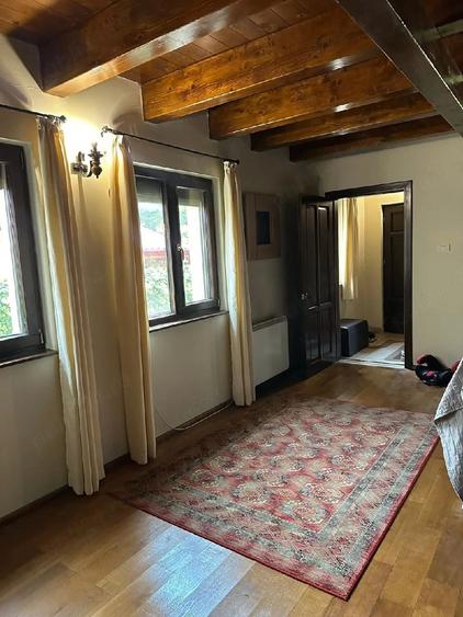 Casă cu Teren 1700 Mp în Horia
