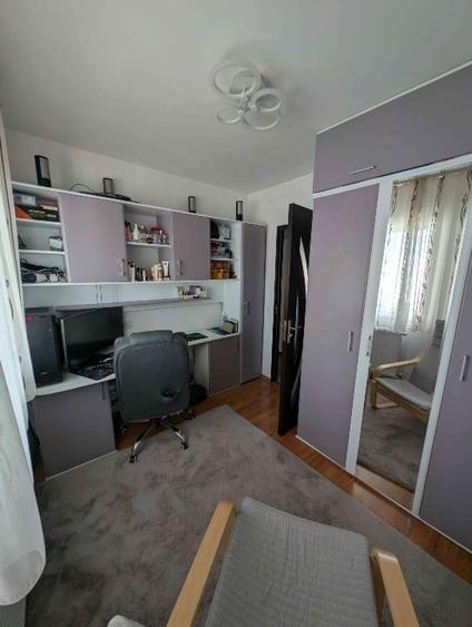 Apartament cu 3 camere decomandat în Inel II