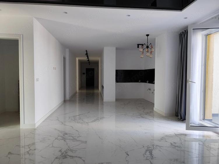 Apartament cu 6 camere în Nufărul