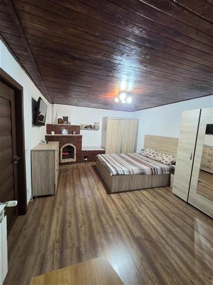 Casă cu 5 camere cu Canalizare în Central