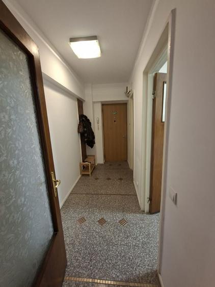 Apartament cu 3 camere în Universitate