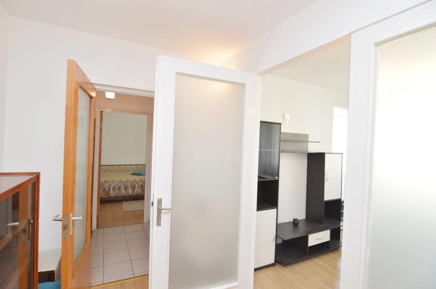 Apartament cu 2 camere decomandat în Lacul Tei