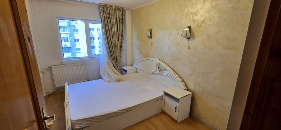 Apartament cu 3 camere decomandat, mobilat în Crângași