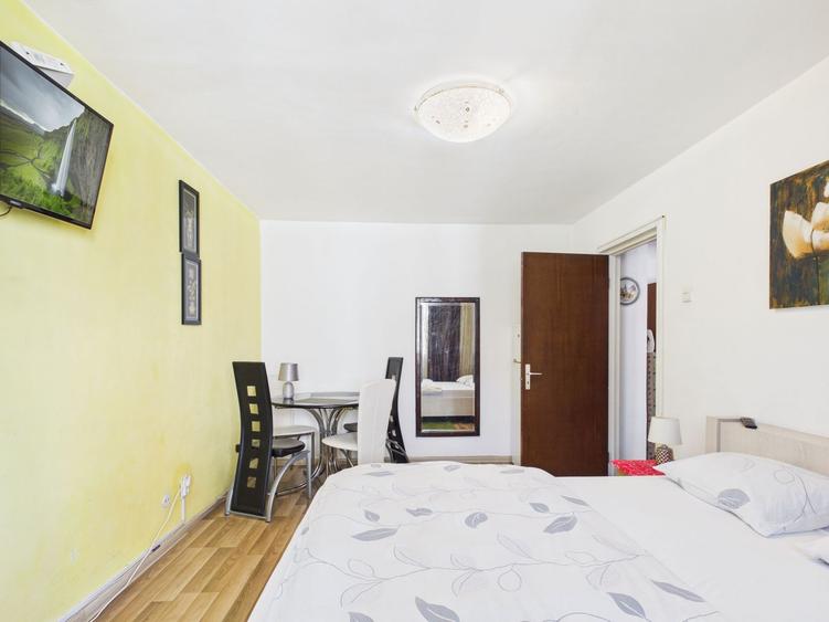 Apartament cu 2 camere decomandat în Dorobanți