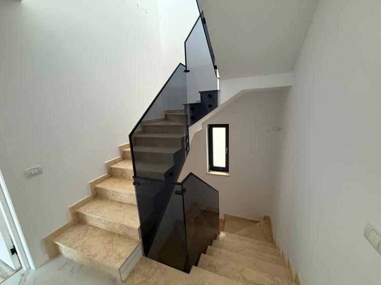 Casă individuală cu 4 camere cu Teren 280 Mp în Prelungirea Ghencea