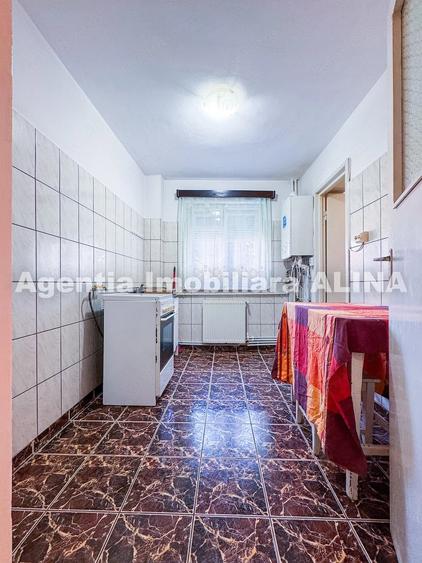 Apartament cu 2 camere decomandat în Minerul