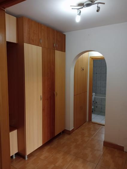 Apartament cu 2 camere decomandat în Nicolina