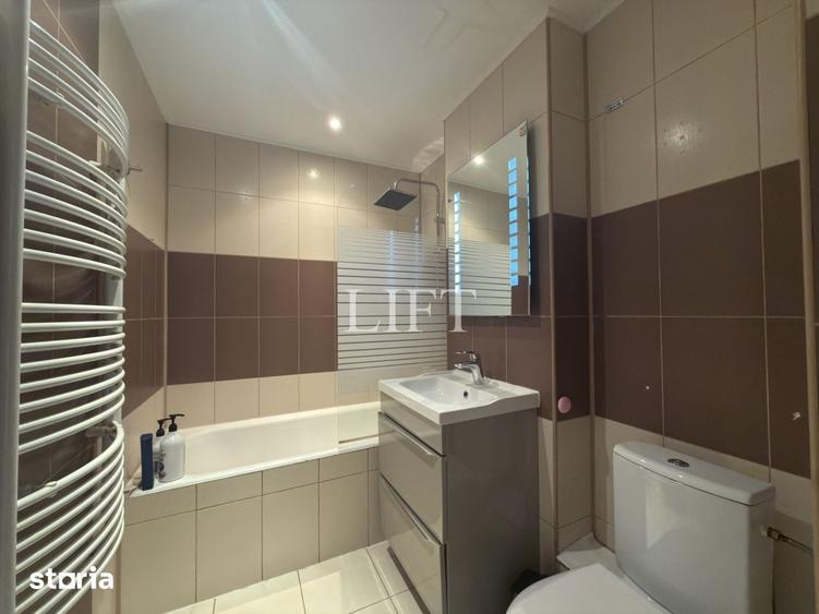 Apartament cu 3 camere decomandat în Astra