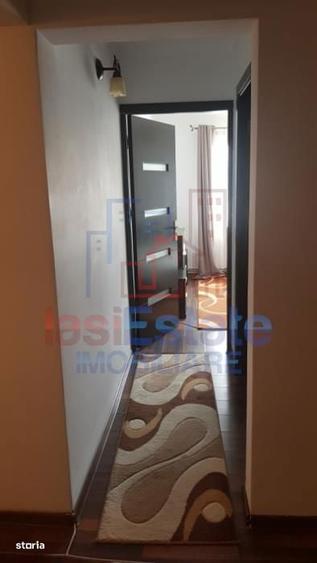 Apartament cu 3 camere decomandat în Nicolina